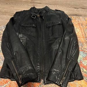 XS Mens Danier leather Jacket (worn as a woman)
